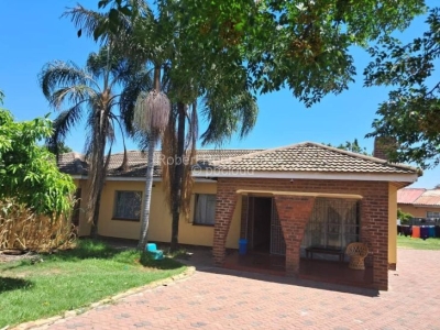 6 Bedroom House for Sale in Mainway Meadows, Harare Propertybook