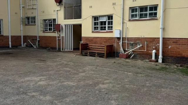 Flat/Apartment to Rent in Avondale West