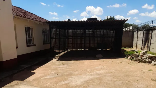 3 Bedroom House to Rent in Msasa Park