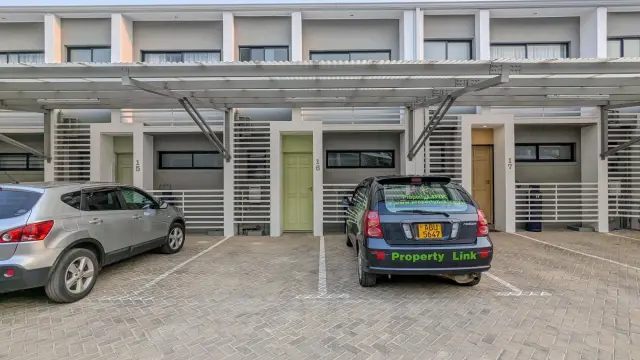Townhouse/Complex/Cluster to Rent in Newlands