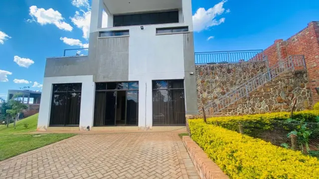 House to Rent in Brookeview