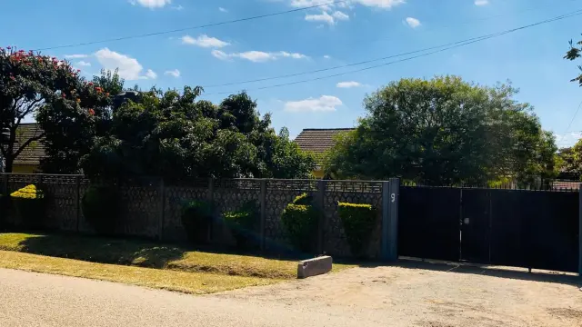 3 Bedroom House to Rent in Ashdown Park