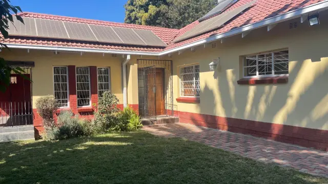 3 Bedroom House to Rent in Hillside