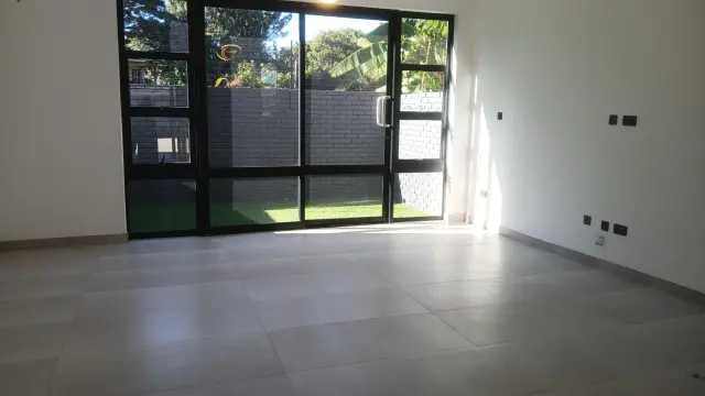 Flat/Apartment to Rent in Borrowdale