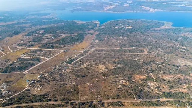 Stand for Sale inLake Chivero