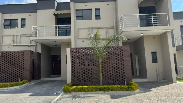 Townhouse/Complex/Cluster to Rent