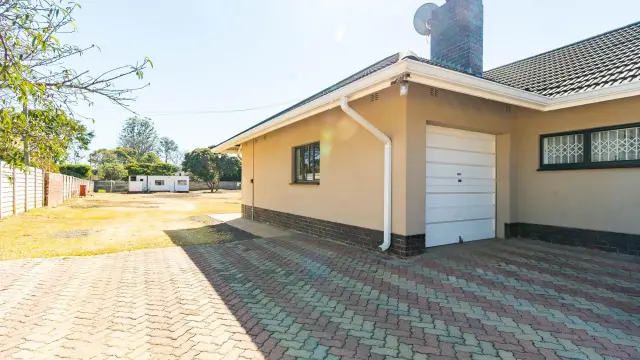 4 Bedroom House to Rent in Mount Pleasant
