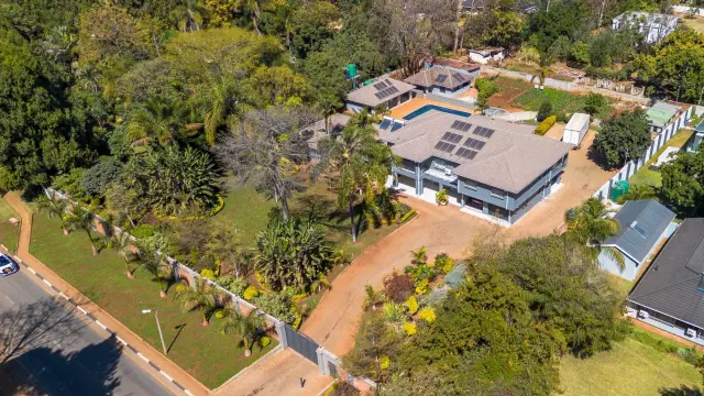 7 Bedroom House to Rent in Greystone Park