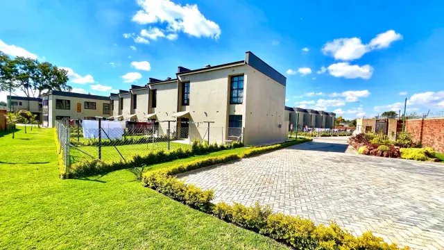 Townhouse/Complex/Cluster to Rent