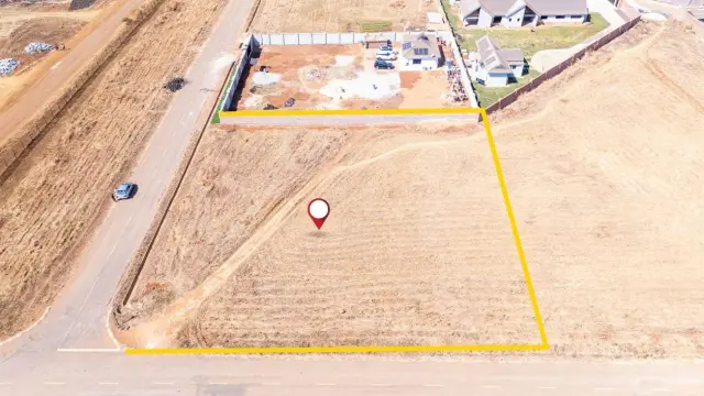 Residential Stand for Sale inPomona