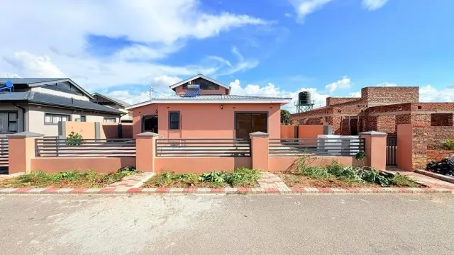 Townhouse/Complex/Cluster for Sale