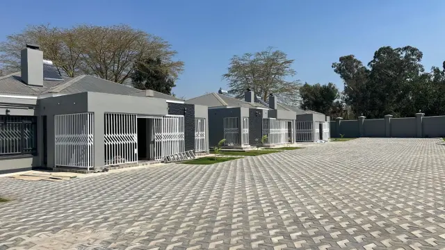 Townhouse/Complex/Cluster to Rent