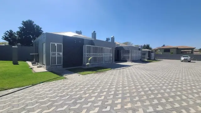 Townhouse/Complex/Cluster to Rent