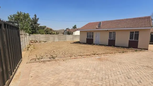 3 Bedroom House to Rent in Houghton Park