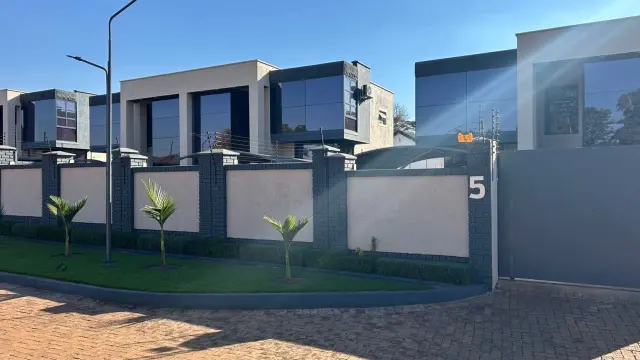 Townhouse/Complex/Cluster to Rent