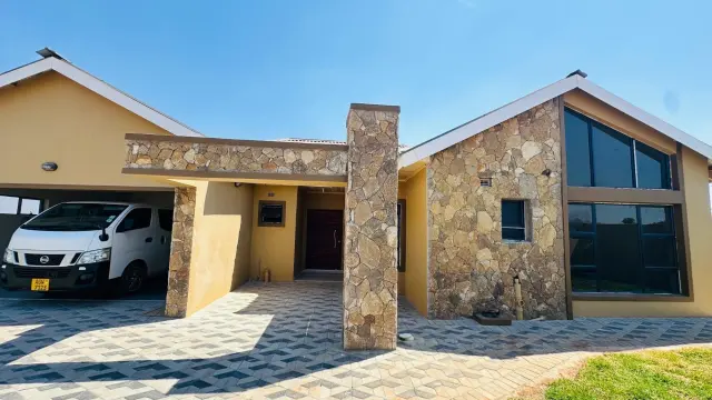 5 Bedroom House to Rent in Pomona