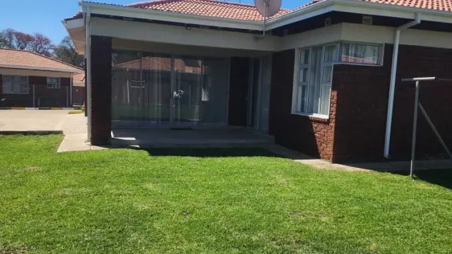 Townhouse/Complex/Cluster to Rent