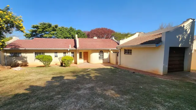 Townhouse/Complex/Cluster to Rent