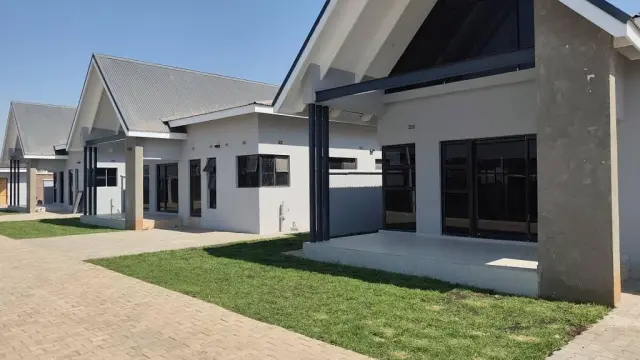 Townhouse/Complex/Cluster to Rent