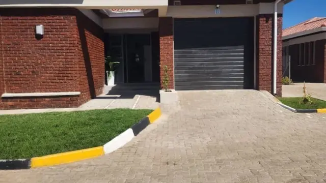 Townhouse/Complex/Cluster to Rent