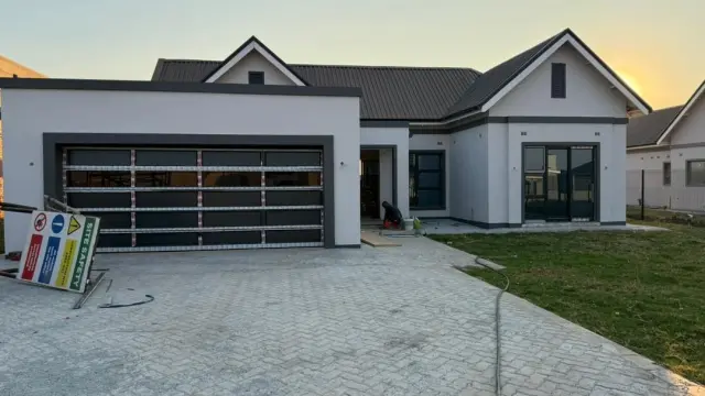 Townhouse/Complex/Cluster to Rent in Fairview