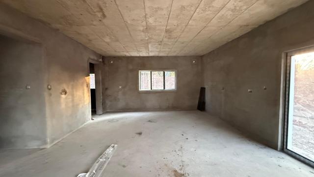 Secure Townhouse In Greendale