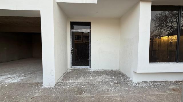 Secure Townhouse In Greendale