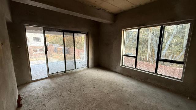 Secure Townhouse In Greendale