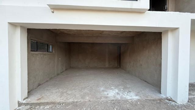 Secure Townhouse In Greendale