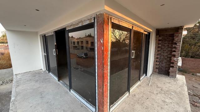 Secure Townhouse In Greendale