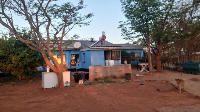 Stand for Sale in Kensington Byo