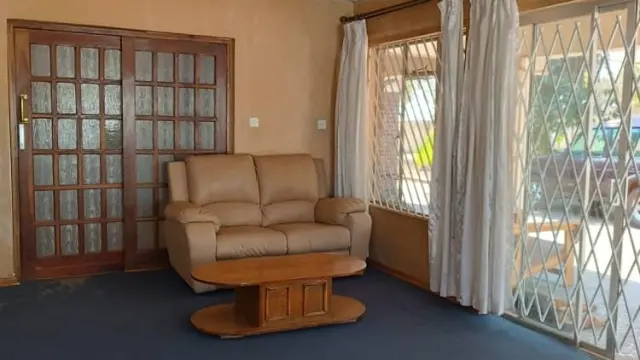 1 Bedroom Cottage/Garden Flat to Rent in Mount Pleasant