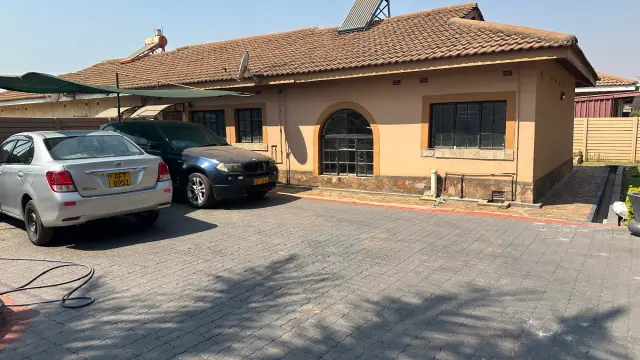 3 Bedroom House to Rent in Meyrick Park