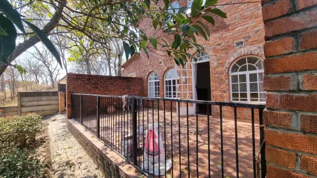 1 Bedroom Cottage/Garden Flat to Rent in Glen Lorne