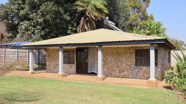 2 Bedroom Cottage/Garden Flat to Rent in Marlborough
