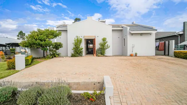 Townhouse/Complex/Cluster for Sale