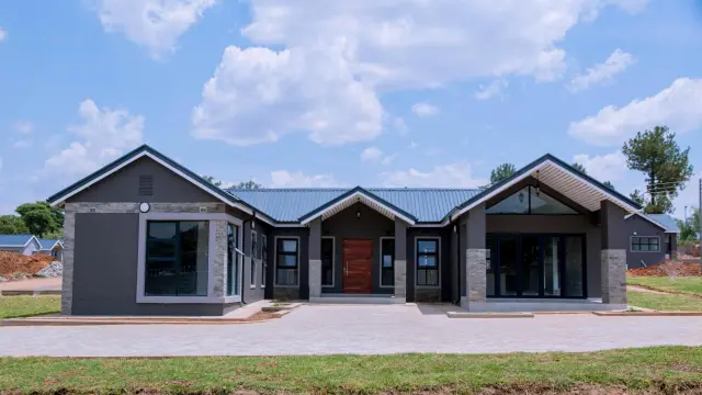 Townhouse/Complex/Cluster for Sale