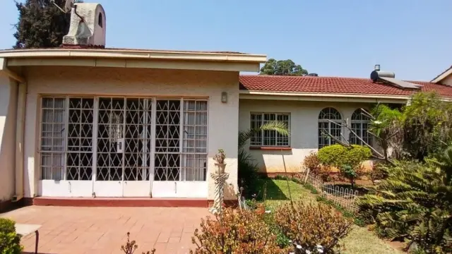Townhouse/Complex/Cluster to Rent in Avondale West