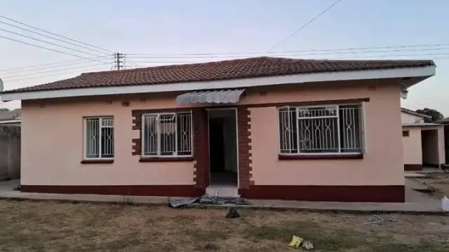 3 Bedroom House to Rent in Zimre Park