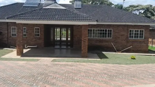 Townhouse/Complex/Cluster to Rent