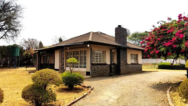 Commercial Property to Rent in Highlands