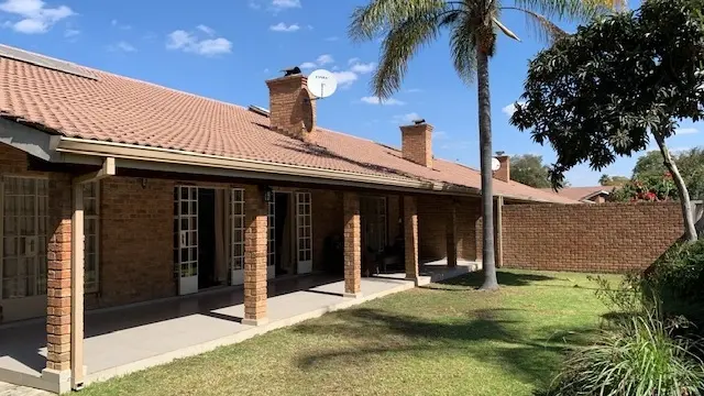 Townhouse/Complex/Cluster to Rent in Newlands
