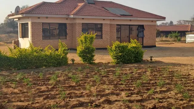 Cottage/Garden Flat for Sale