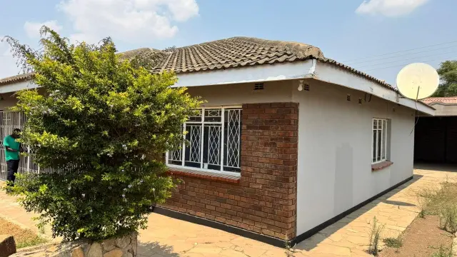 3 Bedroom House to Rent in Zimre Park