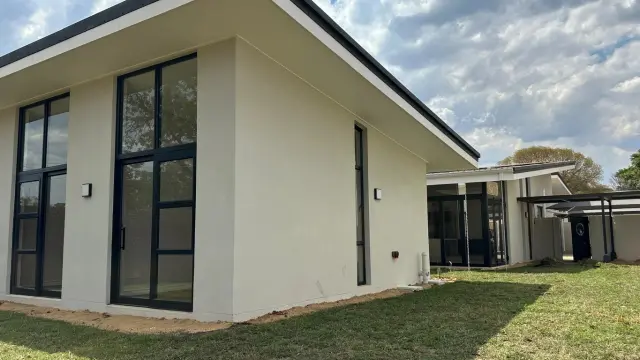 Townhouse/Complex/Cluster to Rent in Newlands