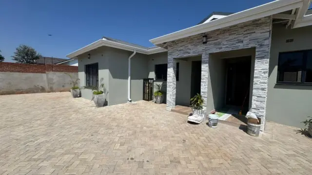 Townhouse/Complex/Cluster to Rent