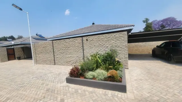 Townhouse/Complex/Cluster to Rent