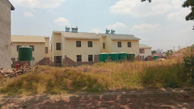 Stand for Sale in Zimre Park