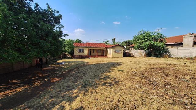 Stand for Sale in Westlea Hre