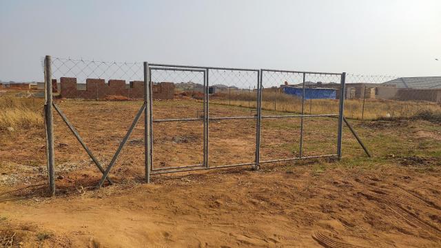 Stand for Sale in Zimre Park